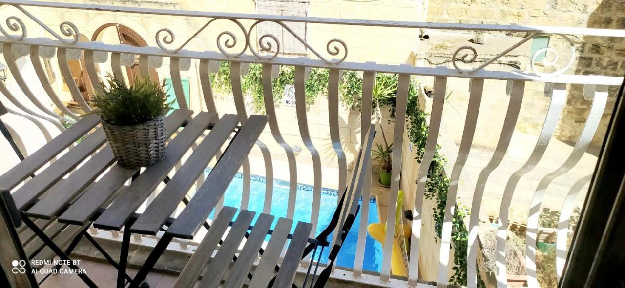 Laringa Holiday Bed&Breakfast Għajnsielem Exterior foto